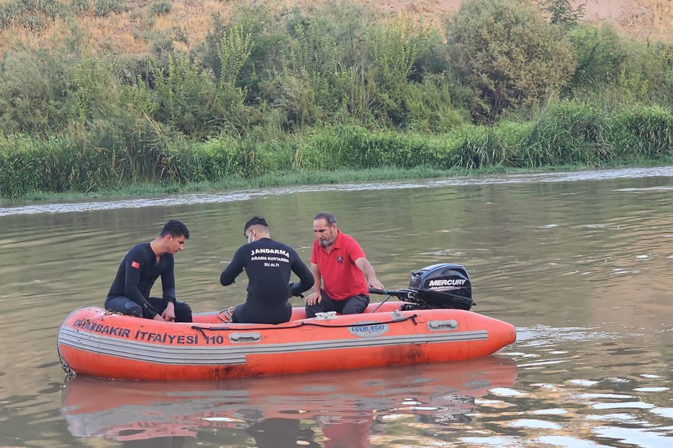 dicle-nehrinde-kaybolan-gencin-cansiz-bedeni-bulundu-e3337277.jpg