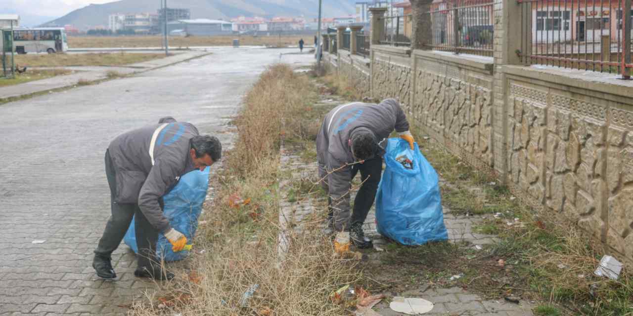 bitliste-belediye-personellerinden-mintika-ve-cevre-temizligi-2.jpg