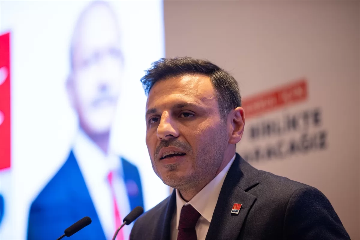 chp-istanbul-il-baskan-adayi-ozgur-celik-delegelerle-bulustu-90b4568-jpg.webp