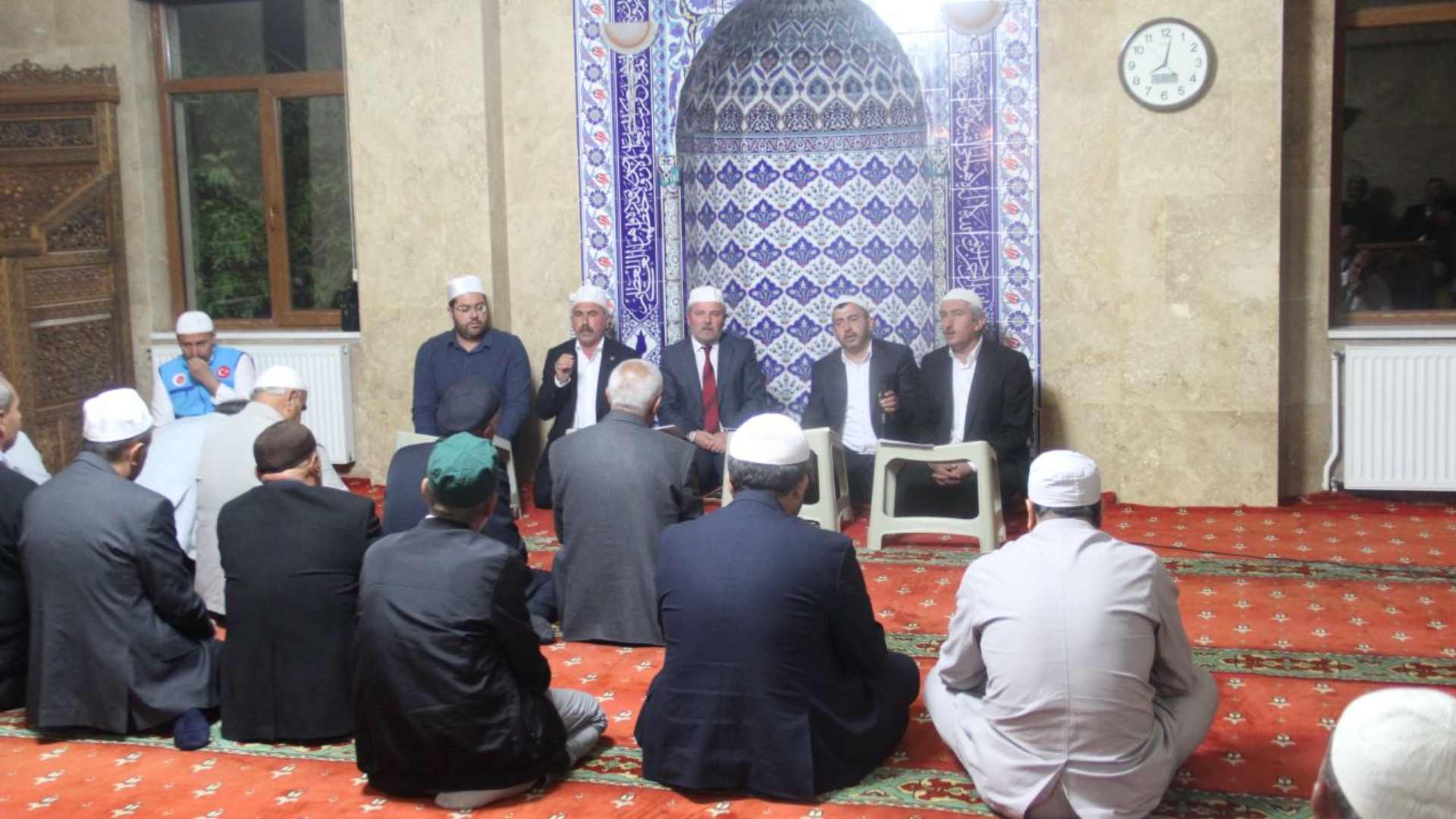 haci-adaylari-tekbir-ve-dualarla-ugurlandi-8.jpg