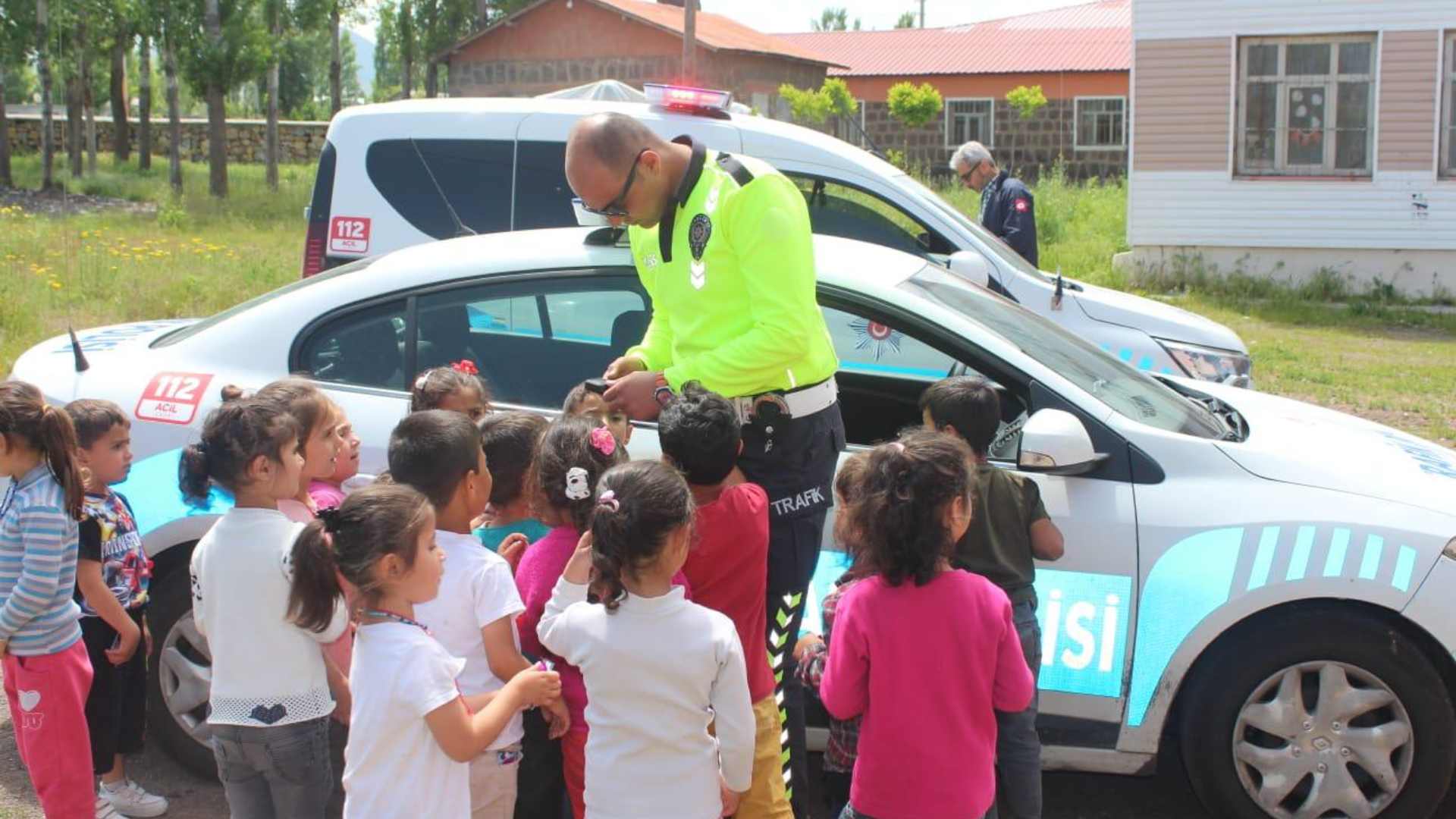 Bitlis Emniyetinden Miniklere Polislik Ve Trafik Eğitimi (2)