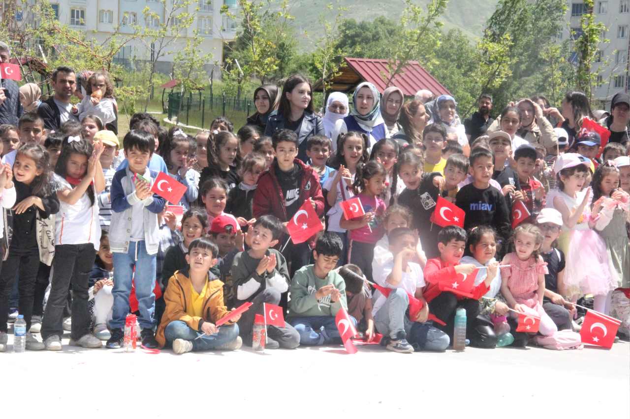 Bitlis’te Geleneksel Çocuk Oyunları Şenliği (10)