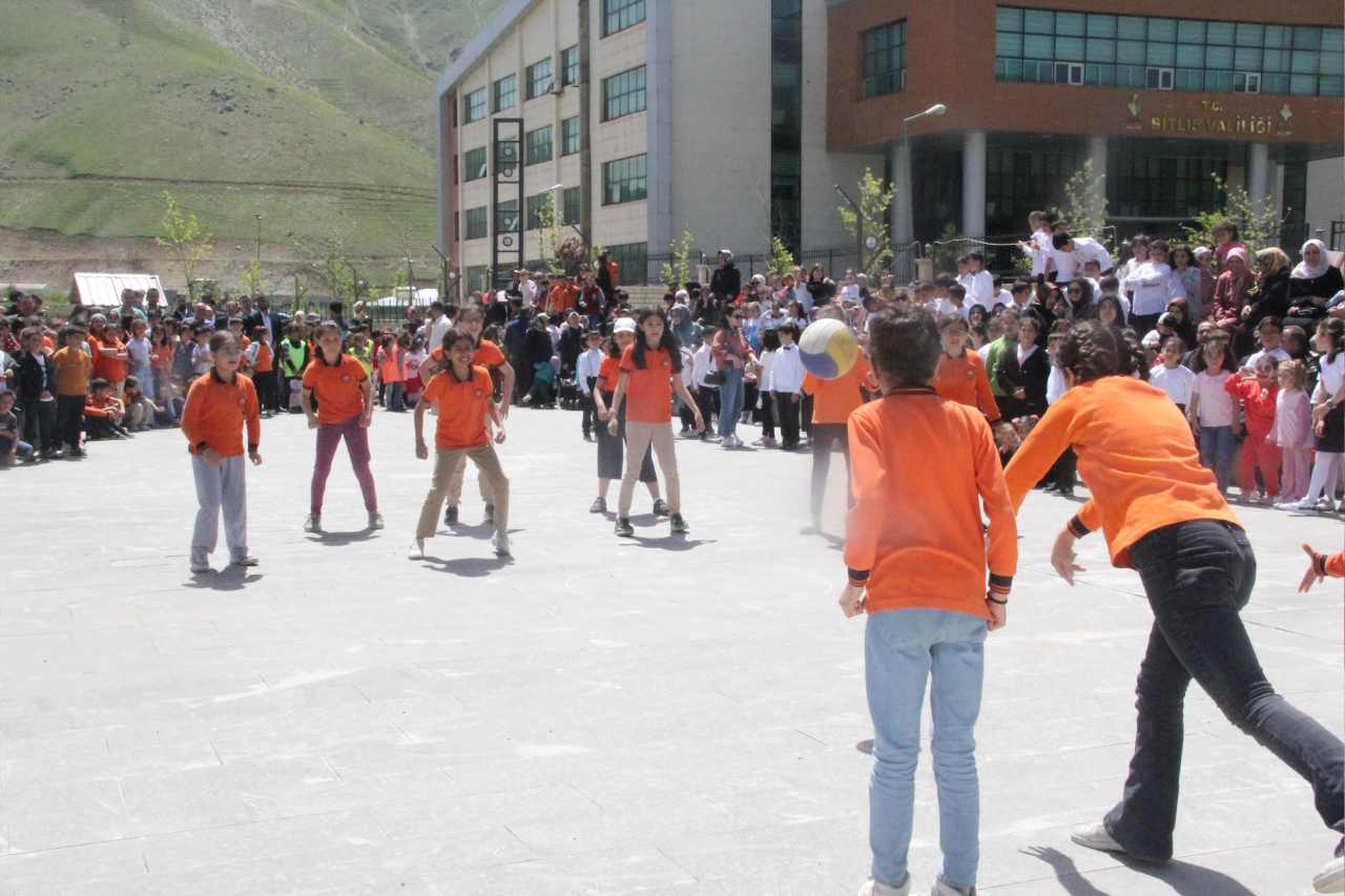 Bitlis’te Geleneksel Çocuk Oyunları Şenliği (8)