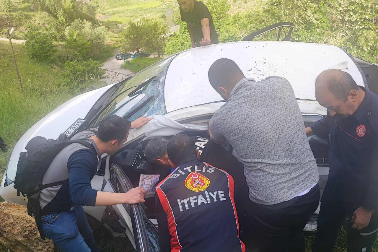 Bitlis’te Zincirleme Trafik Kazası (4)