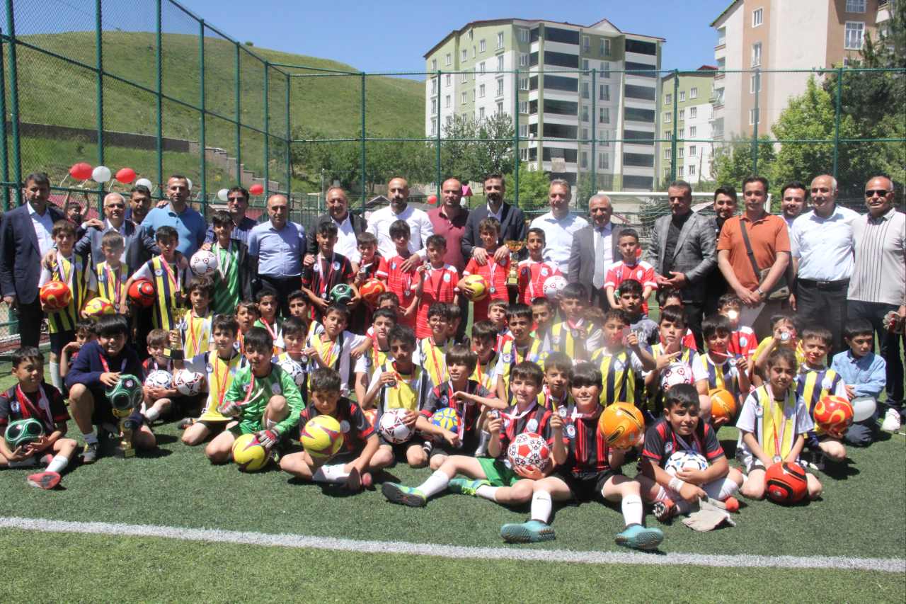 Bitlis’te Ilkokullar Arası Futbol Finali Yapıldı (2)