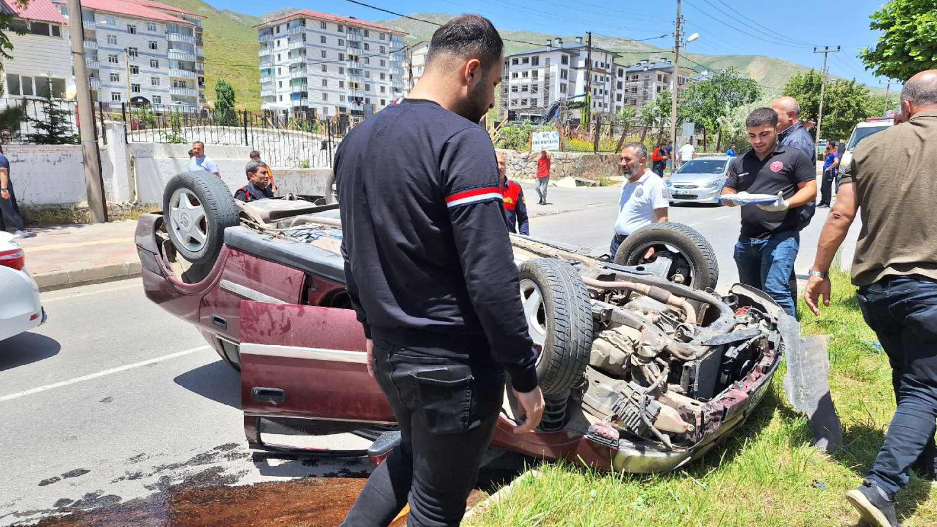 Bitlis’te Kontrolden Çıkan Otomobil Takla Attı (2)