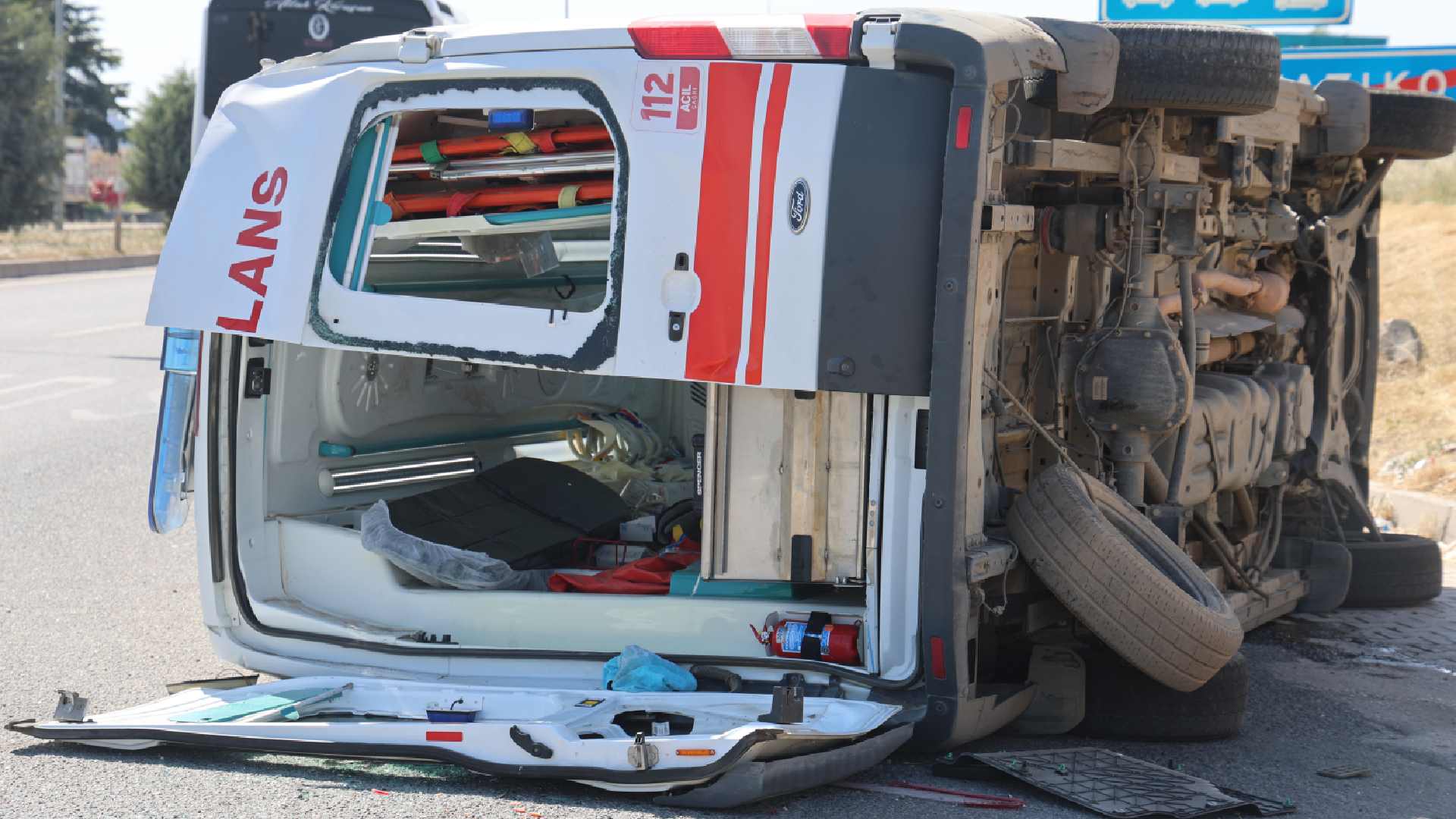 Hasta Taşıyan Ambulans Takla Attı 5 Yaralı (2)