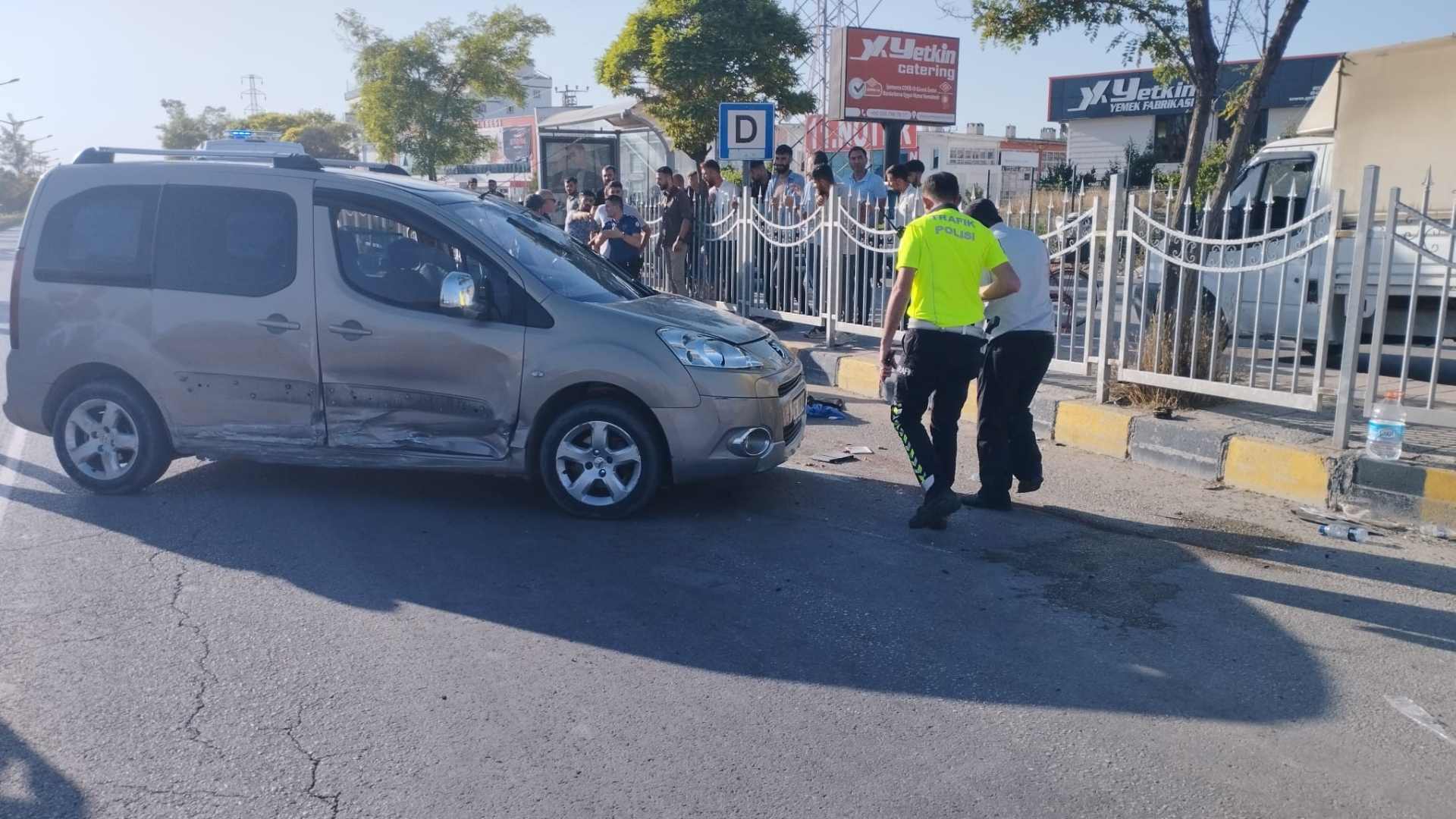 Van'da Korkunç Trafik Kazası 1 Ölü, 5 Yaralı (3)