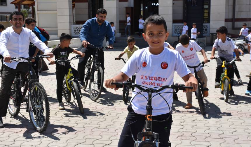 Bitlis'te Müftü Geylani’den Öğrencilere Bisikletli Etkinlik (6)