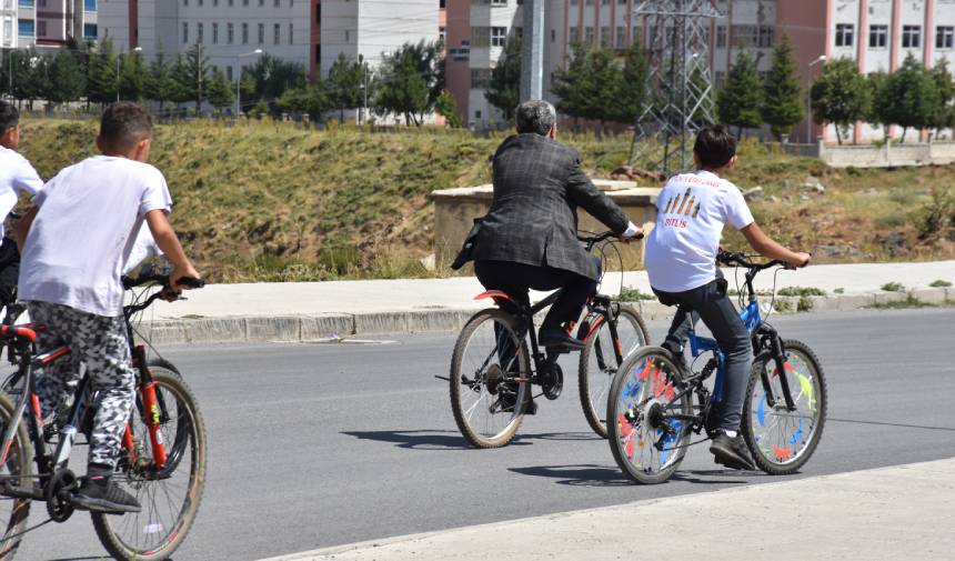 Bitlis'te Müftü Geylani’den Öğrencilere Bisikletli Etkinlik (8)