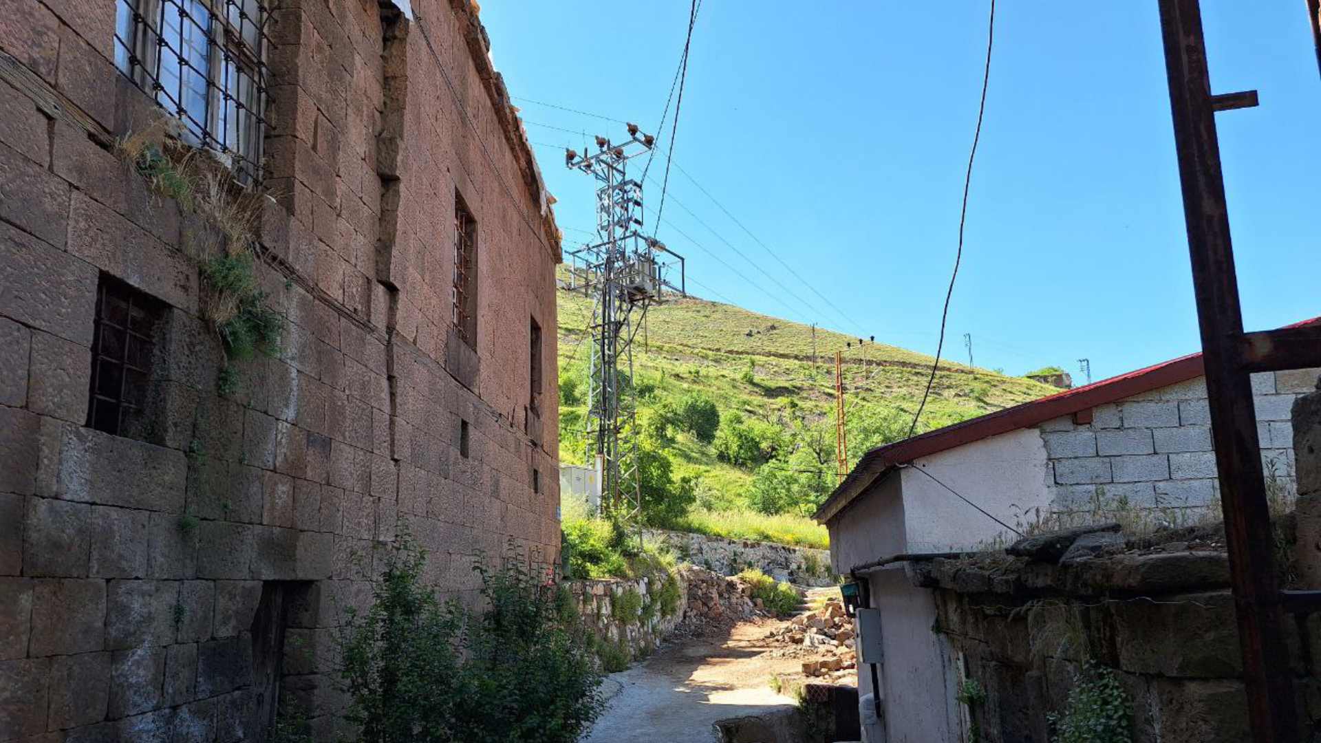 Bitlis’te Restorasyonu Yapılmayan Tarihi Tescilli Yapılar Bir Bir Yıkılıyor (1)
