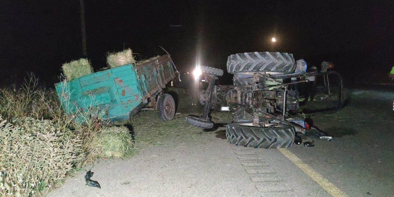 Van'da Otomobil Ile Traktör Feci Çarpıştı 5 Yaralı (4)