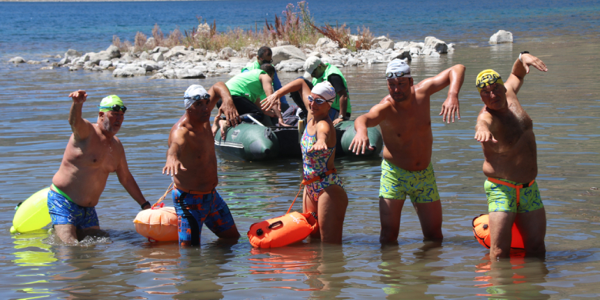 6 Kişi Nemrut Ve Van Gölü İçin 8 Kilometre Yüzdüler (1)