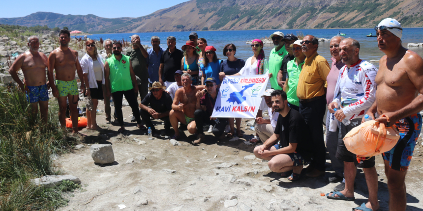 6 Kişi Nemrut Ve Van Gölü İçin 8 Kilometre Yüzdüler (2)