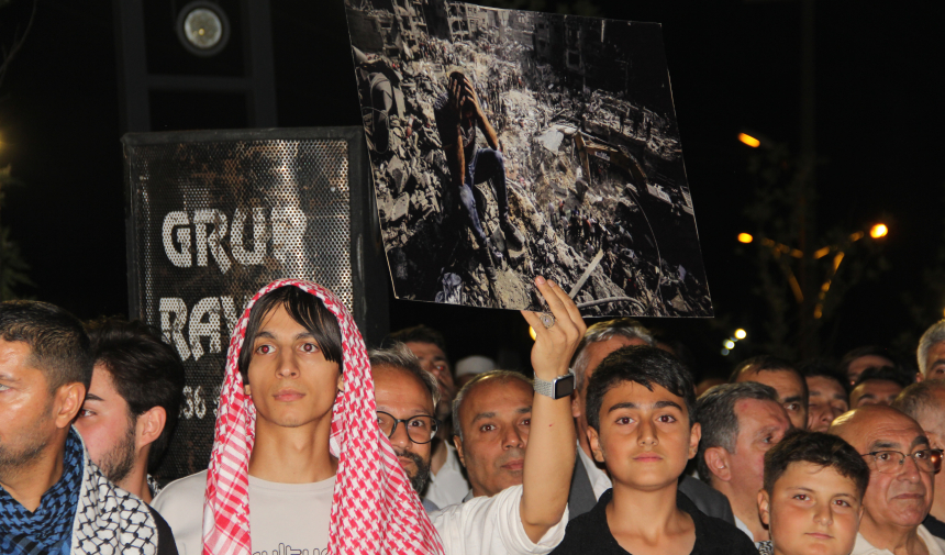 Bitlis'te Binlerce Vatandaş Gazze İçin Yürüdü (12)