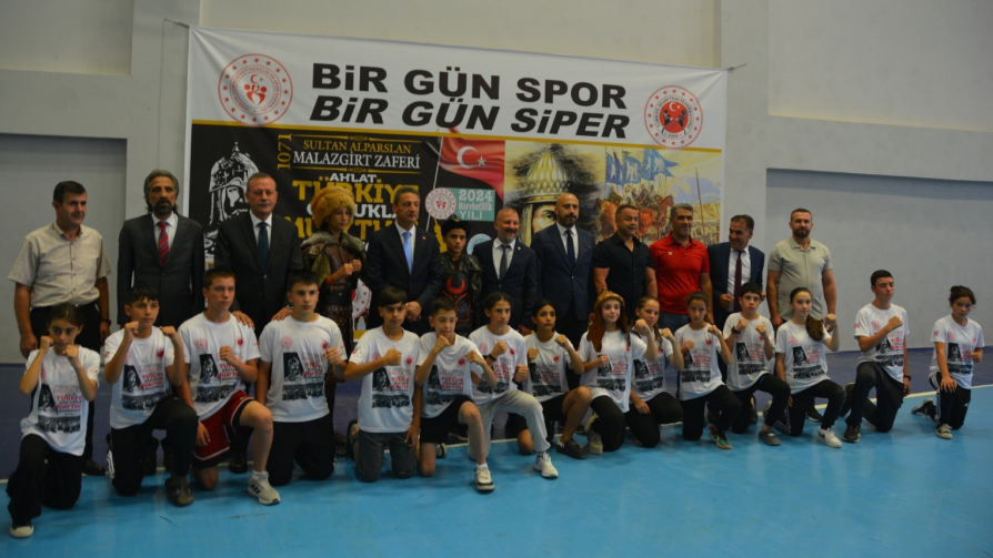 Bitlis'te Çocuklar Muaythai Türkiye Şampiyonası Coşkuyla Başladı (7)