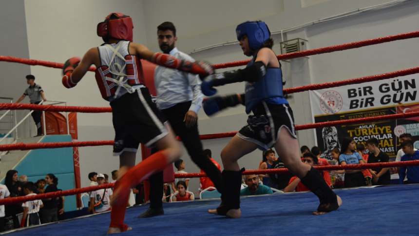 Minikler Ve Yıldızlar Muaythai Türkiye Şampiyonası Bitlis'te Tamamlandı (2)