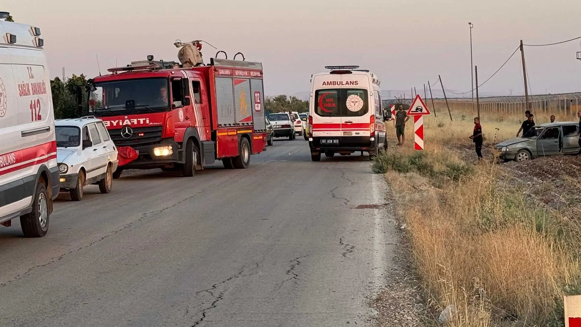 Sanliurfa Yolunda Otomobil Devrildi 5 Yarali 2