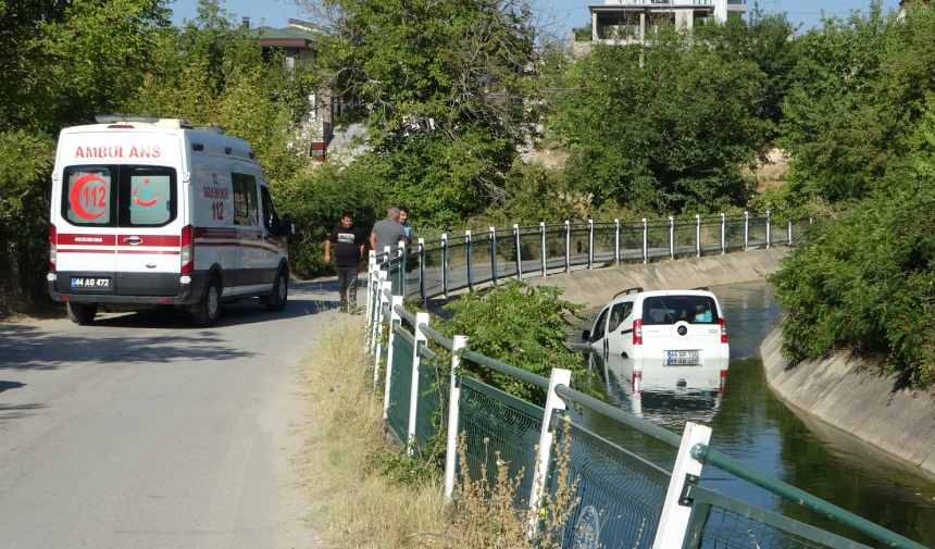 Sulama Kanalına Uçan Araçta Sürücünün Burnu Bile Kanamadı (4)