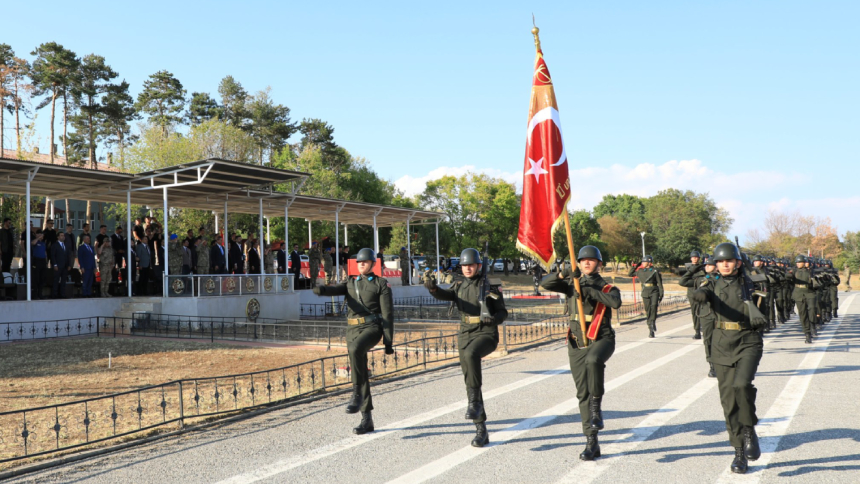 Tatvan’daki 10. Komando Tugay Komutanlığı'nda Devir Teslim Töreni Yapıldı (3)