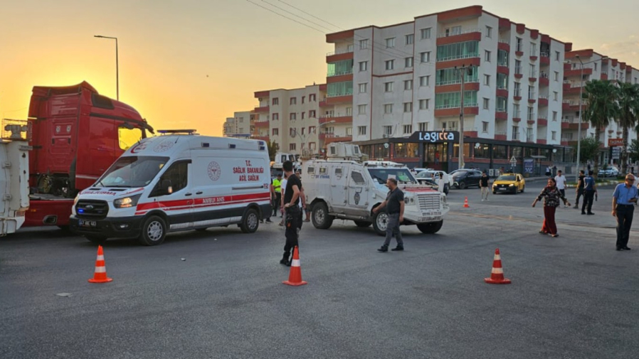 Yolun Karşısına Geçen Kadına Tır Çarptı (1)