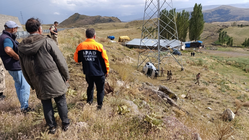 Kağızman’da Trafik Kazası 4 Kişi Yaralandı (2)