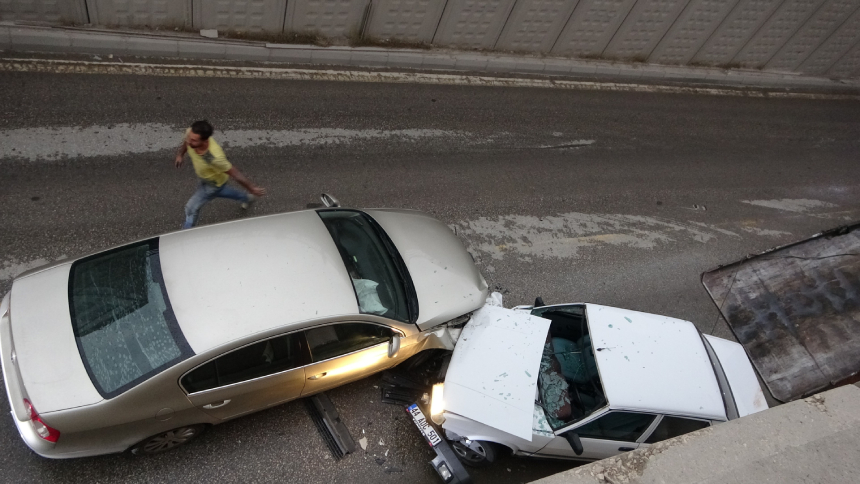 Malatya’da İki Otomobil Kafa Kafaya Çarpıştı 3 Yaralı (1)