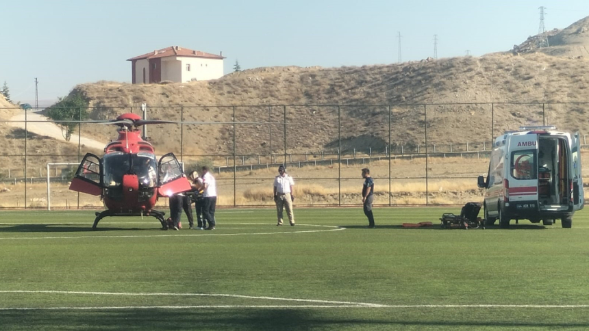 Malatya’da Kalp Krizi Geçiren Hasta İçin Ambulans Helikopter Sevk Edildi (1)