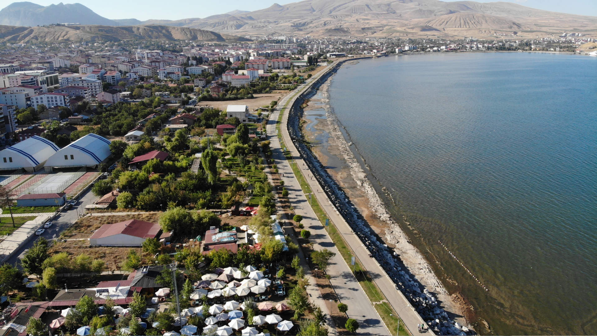 Van Gölü Kuraklık Nedeniyle Çekilmeye Devam Ediyor (1)