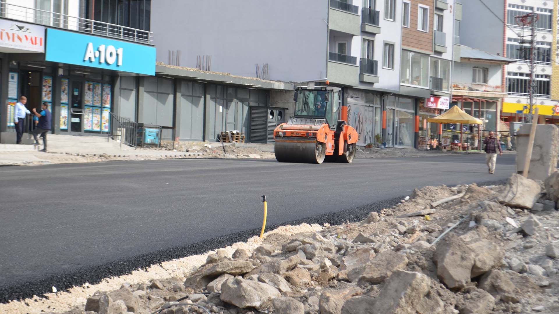 Adilcevaz’da Asfalt Çalışmaları Hız Kazandı 4