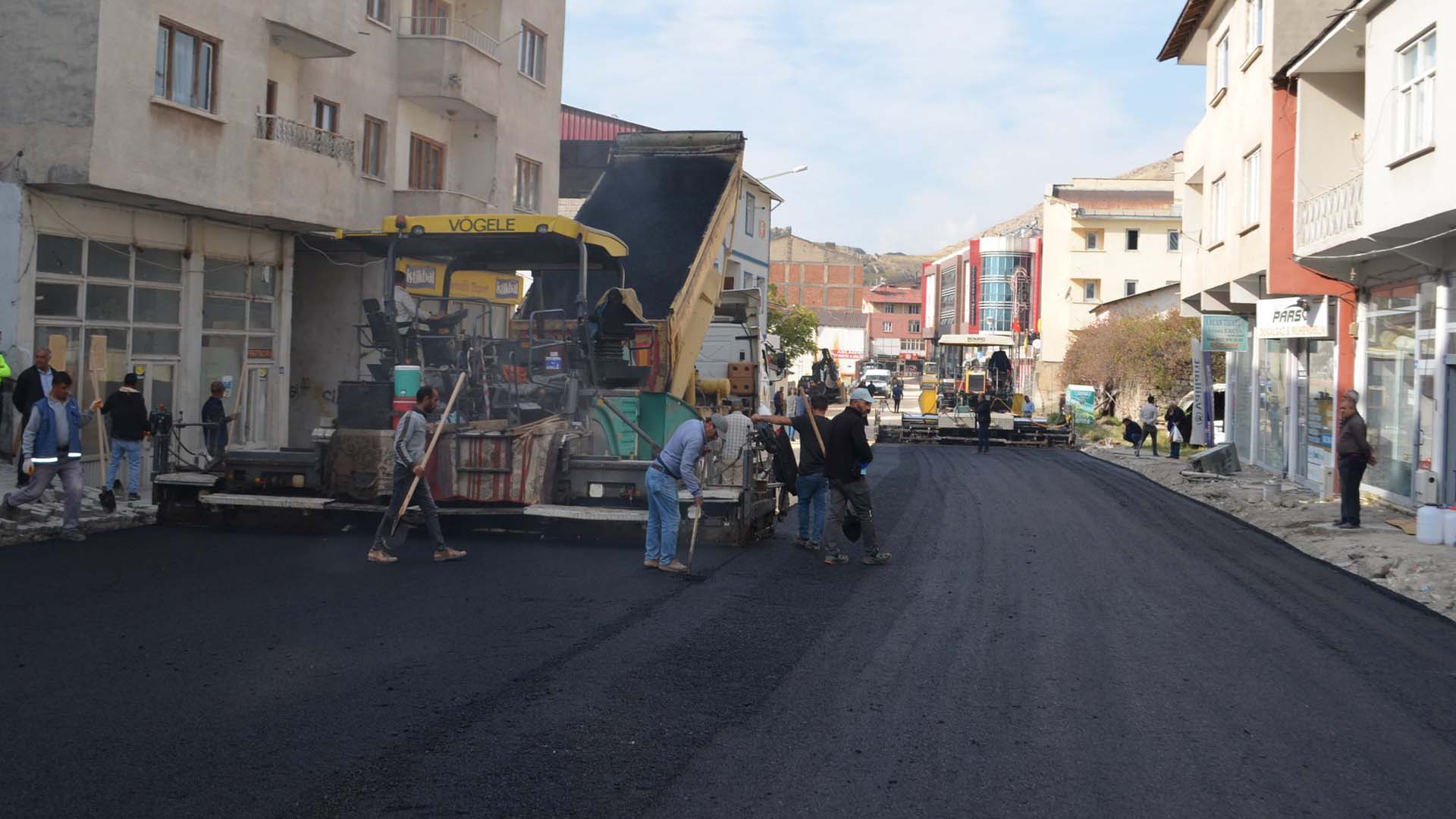 Adilcevaz’da Asfalt Çalışmaları Hız Kazandı 5