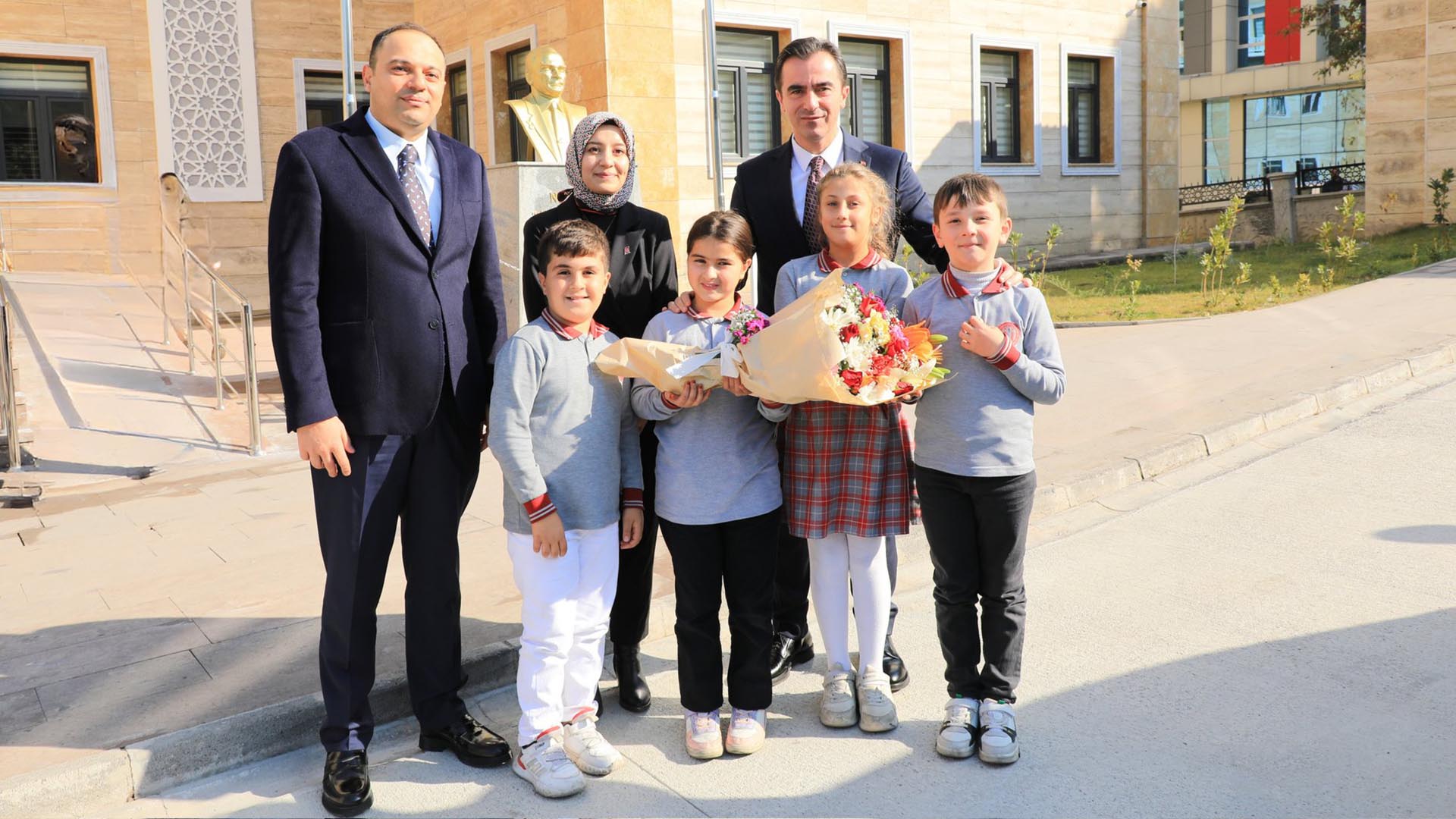 Bitlis Valisi Ahmet Karakaya, Tatvan Kaymakamlığı'nı Ziyaret Etti 1