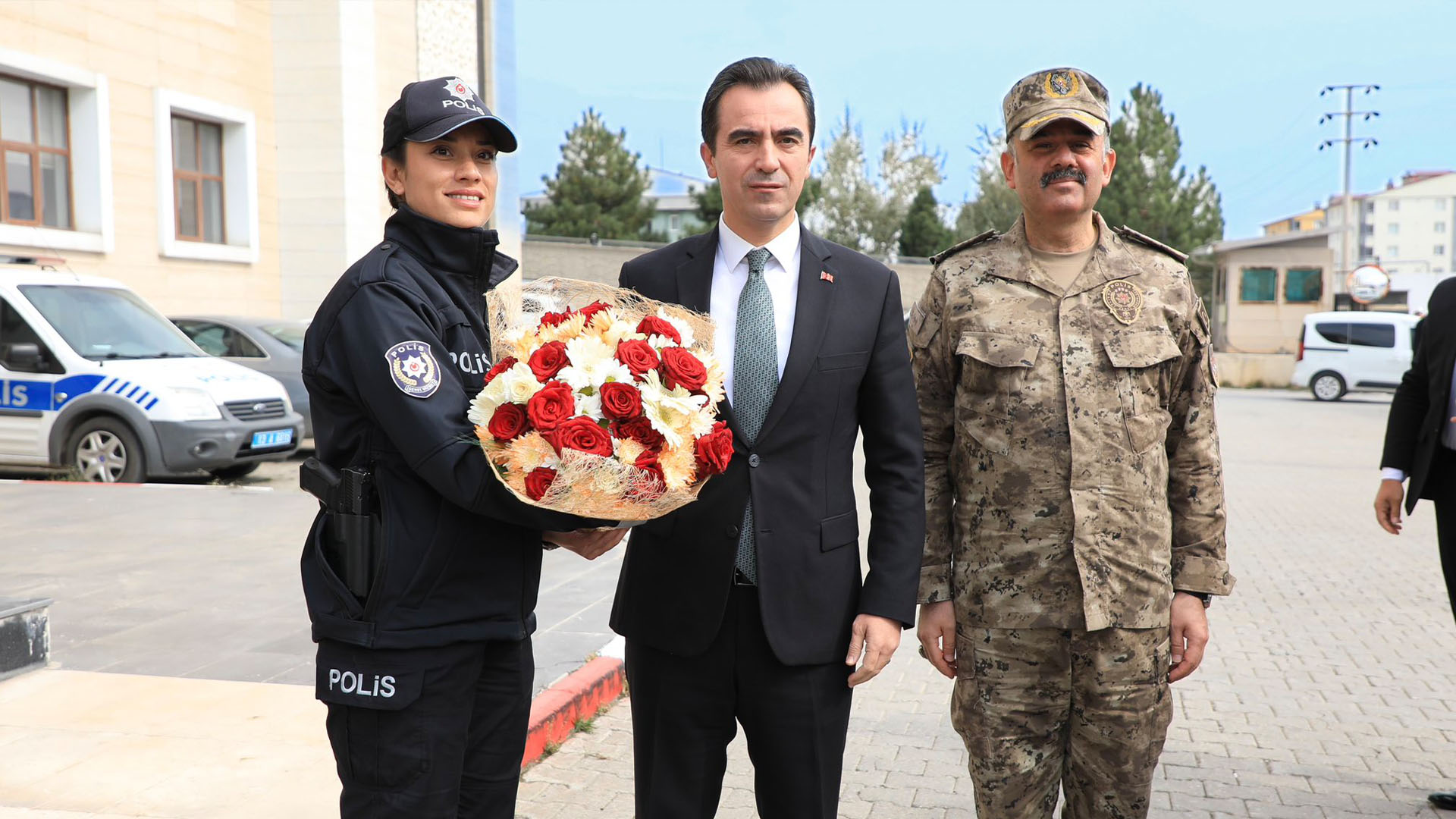 Bitlis Valisi Karakaya, Emniyet Müdürlüğü'nü Ziyaret Etti 3