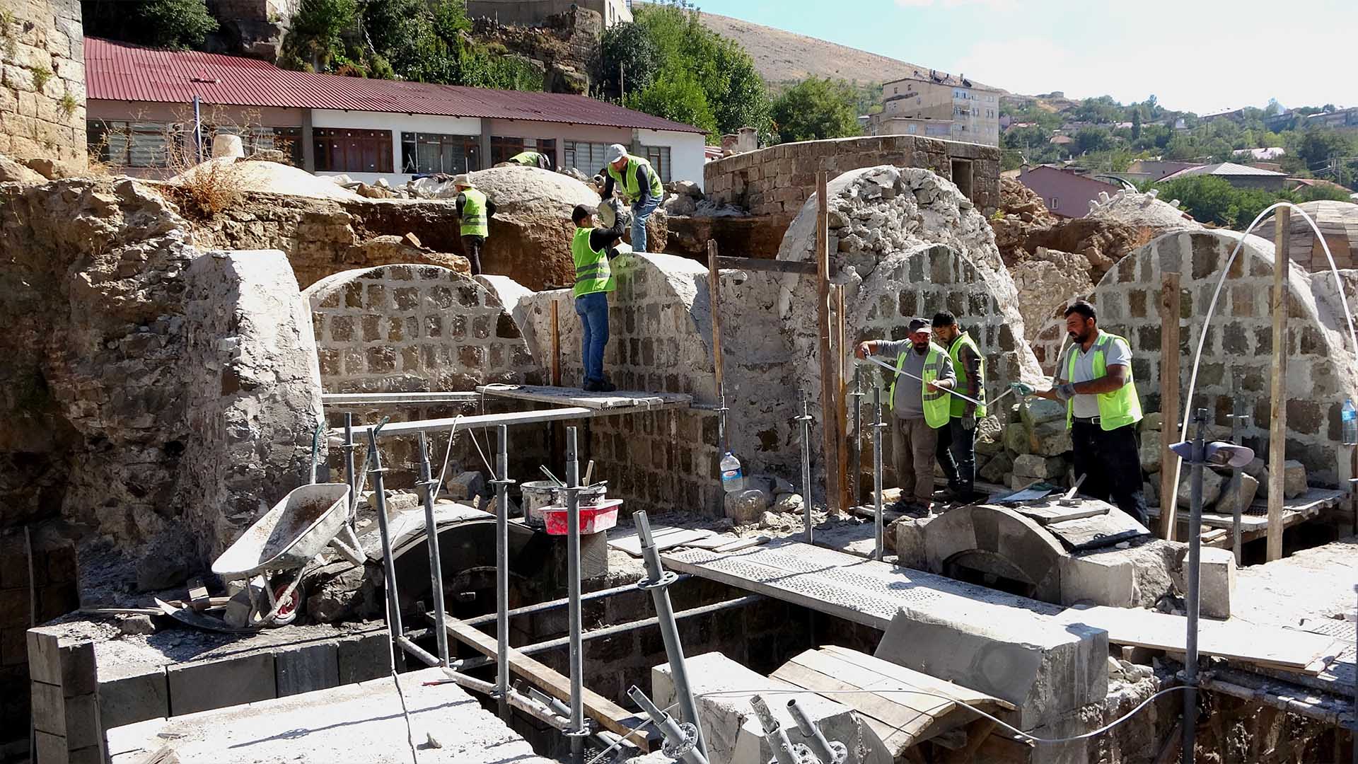 Bitlis’te Tarihi Yapılar Yeniden Restore Ediliyor 5