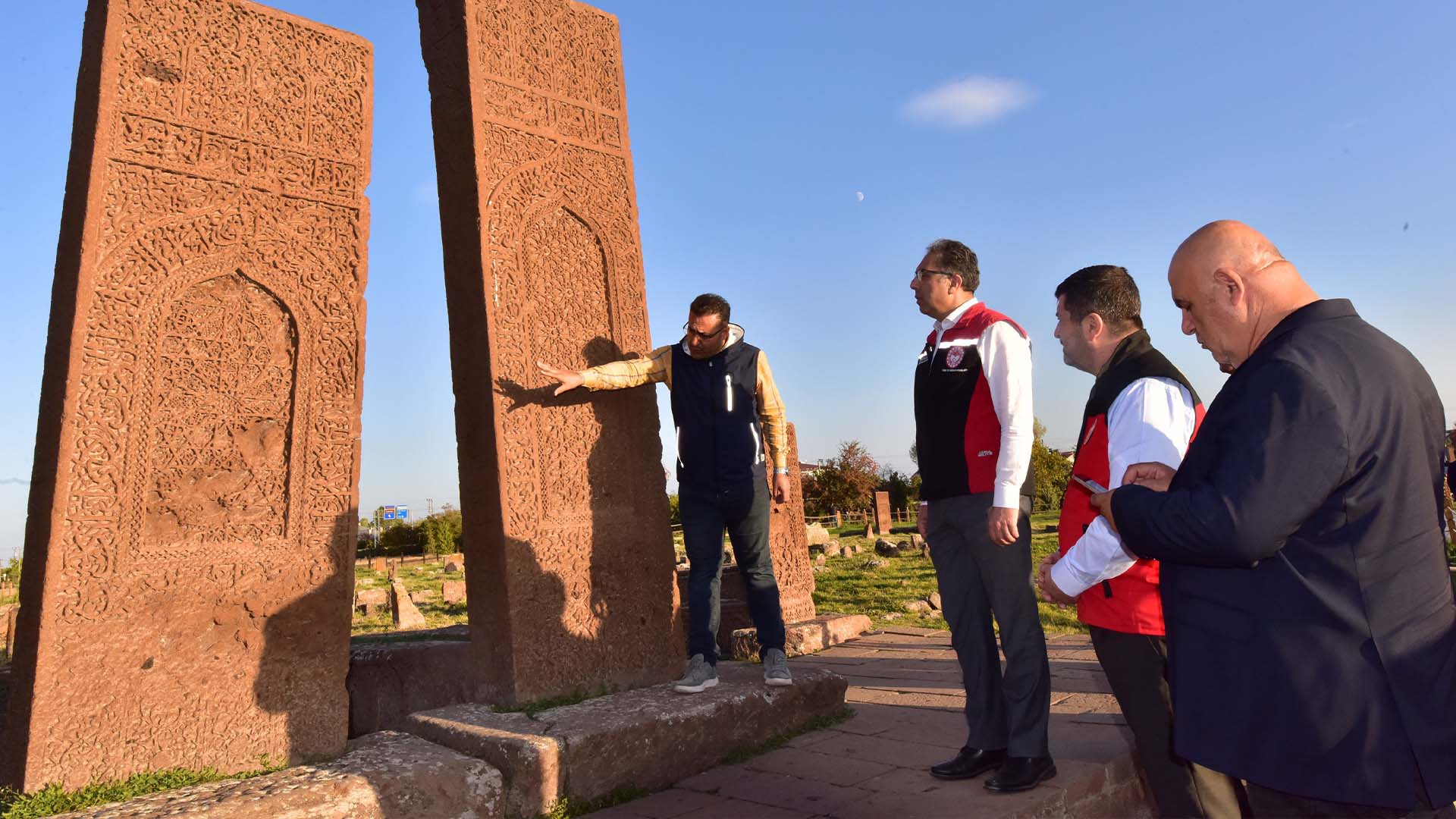 Tarım Ve Orman Bakan Yardımcısı Gümen, Ahlat'ta Tesisleri İnceledi 4