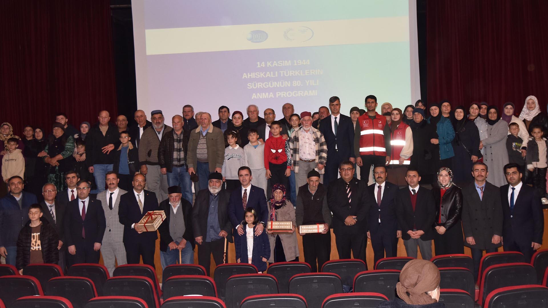 Ahlat'ta Ahıska Türkleri'nin Sürgün Edilişinin 80. Yılı Anıldı