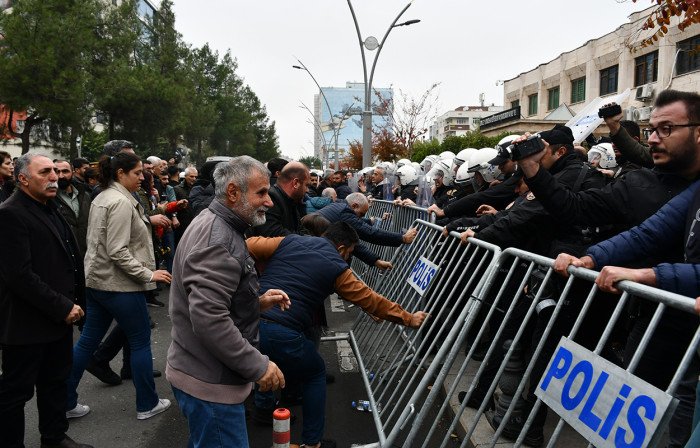 Batmanda Kayyum Protestosuna 9 Gozalti 153708 20241104