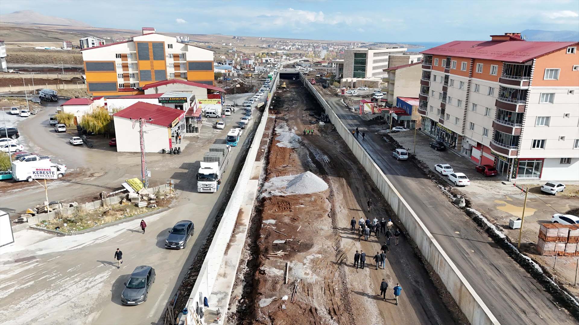 Bitlis Valisi Karakaya, Tatvan'daki Çalışmaları İnceledi 6