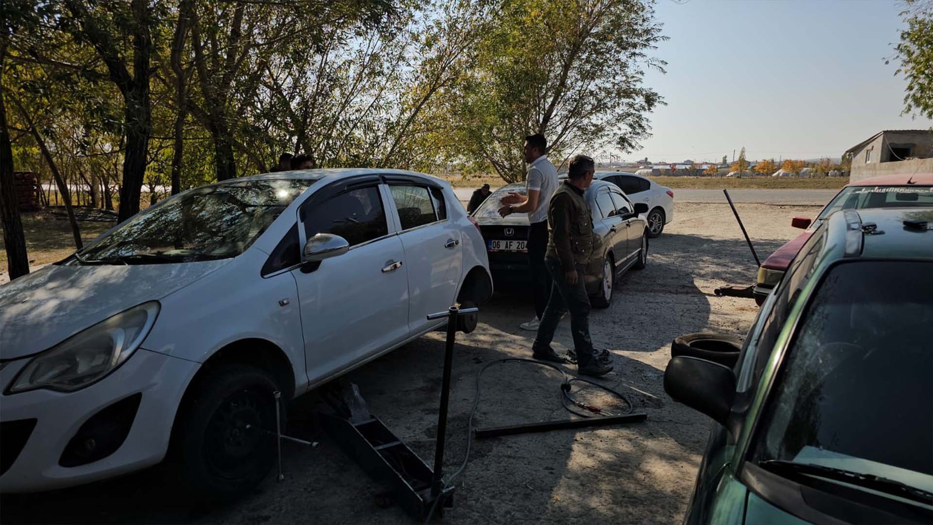 Bitlis'te Araç Sahipleri Lastikçilere Yöneldi 2