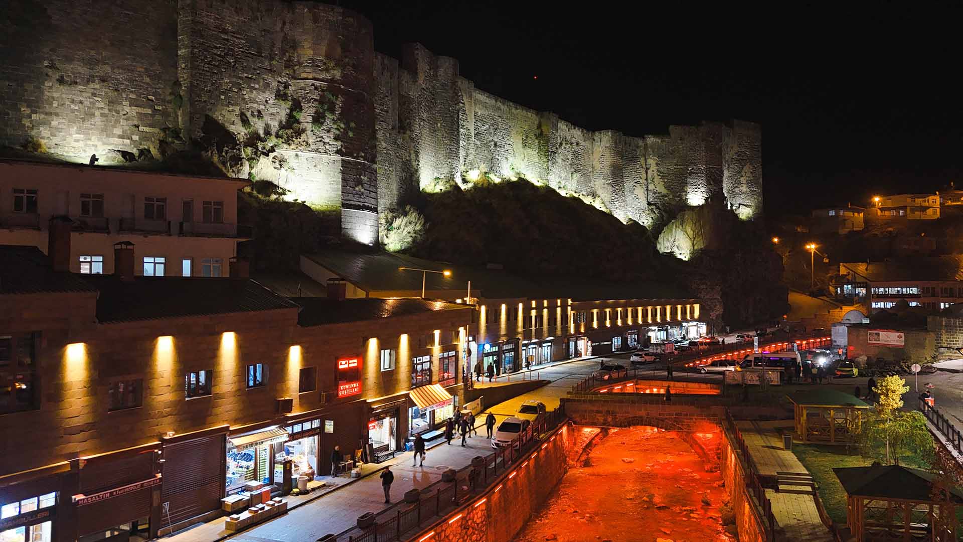 Bitlis’te Kale Altı Sokak Sağlıklaştırma Projesi Tamamlandı 4