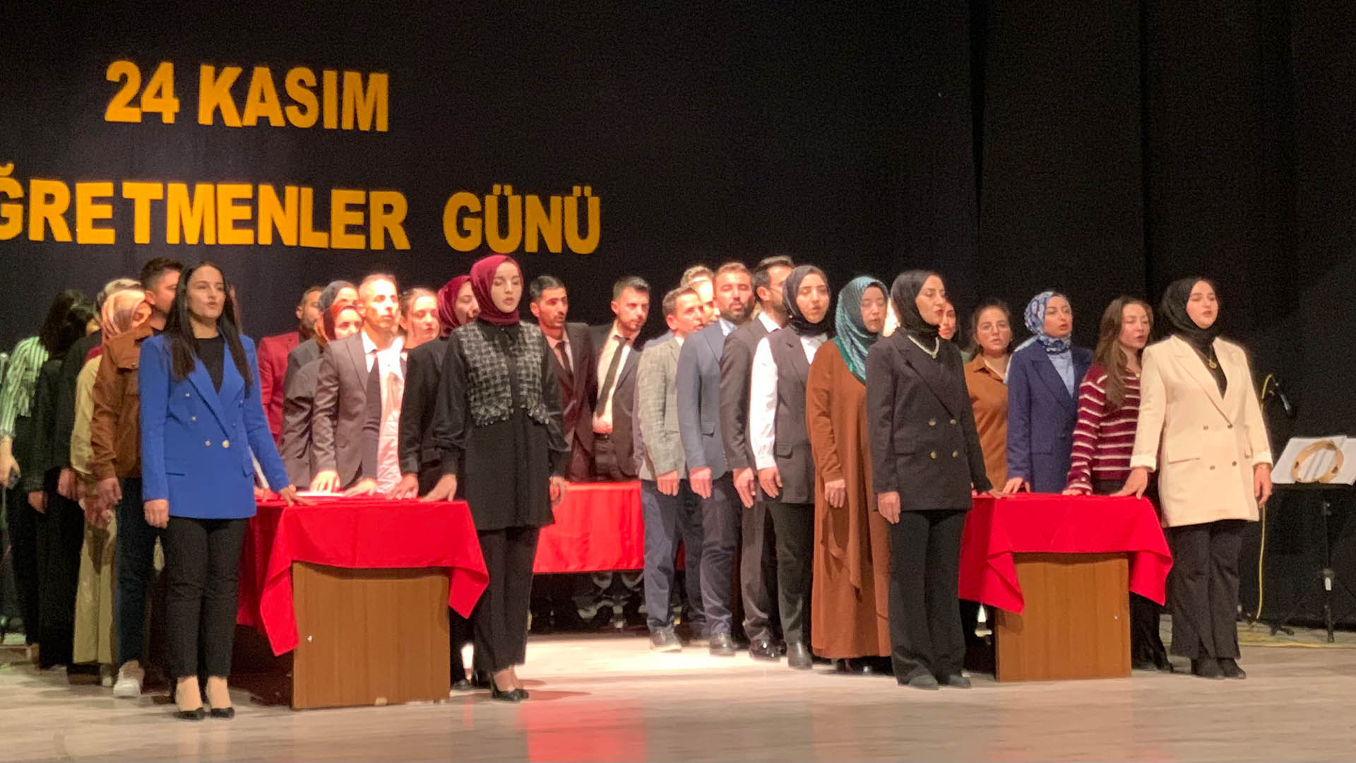 Hizan'da 24 Kasım Öğretmenler Günü Coşkuyla Kutlandı