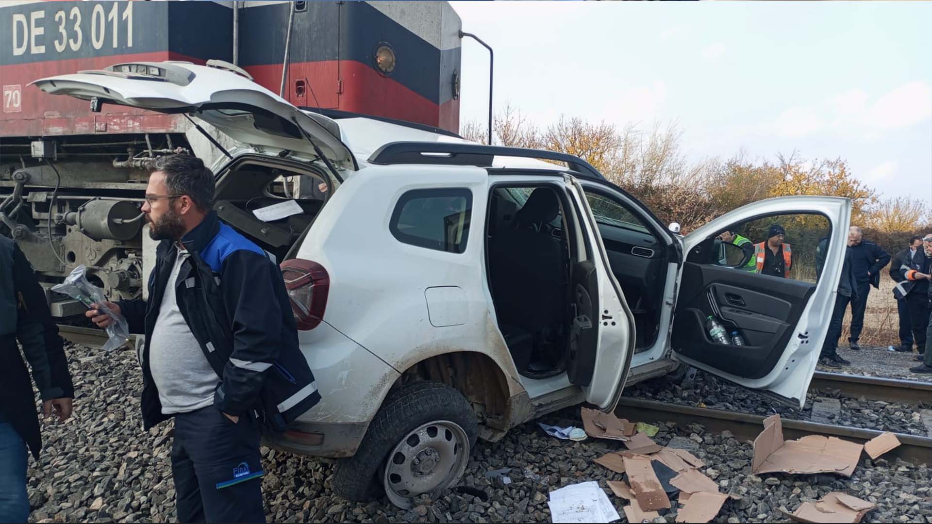 Malatya'da Yük Treni Ile Hafif Ticari Araç Çarpıştı, 2 Kişi Yaralandı 2