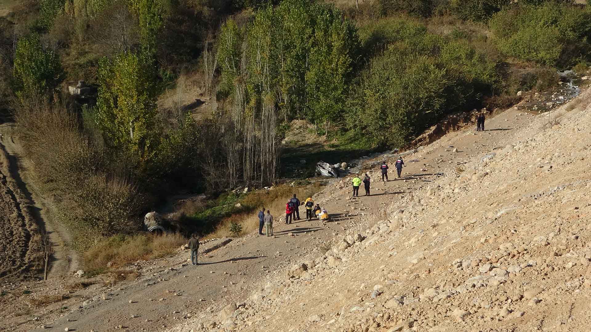 Trafiğe Kapalı Yola Giren Araç Dere Yatağına Uçtu, 1 Ölü