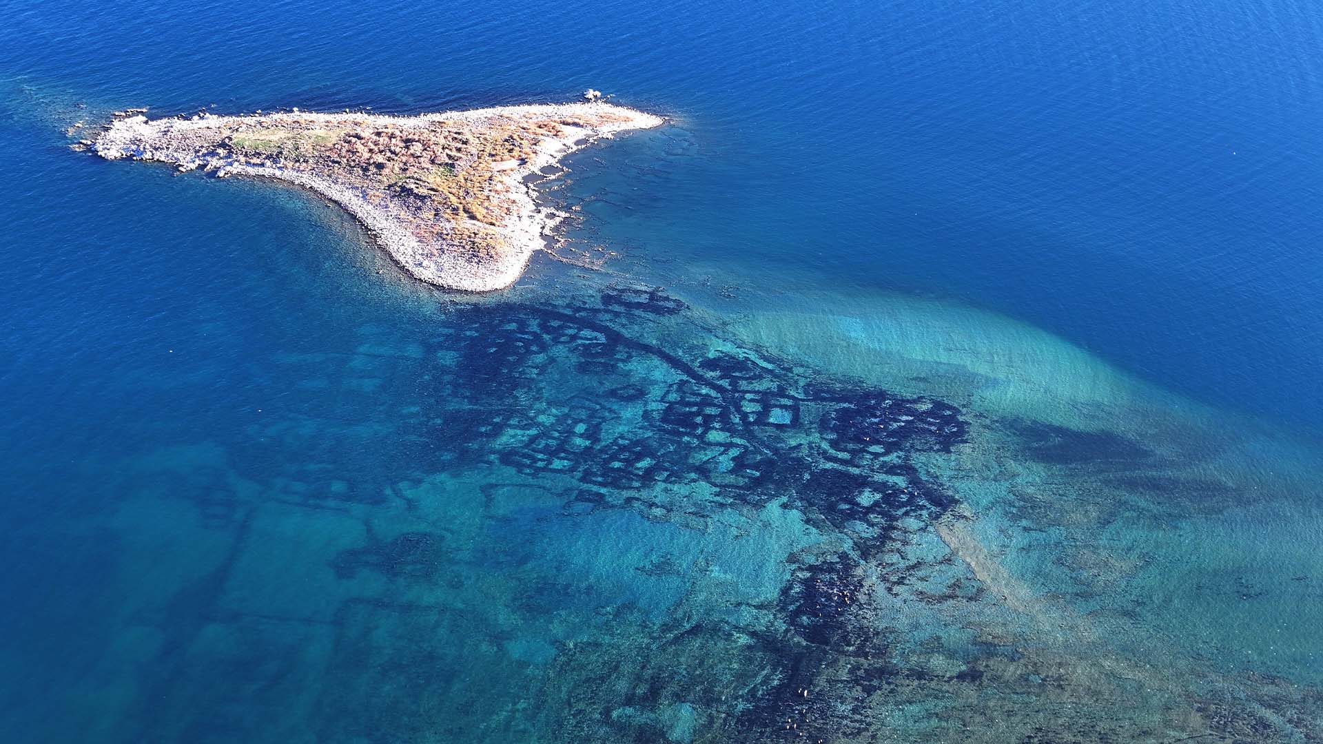 Van Gölü'ndeki Mikrobiyolitler, Su Seviyesinin Düşmesiyle Gün Yüzüne Çıkıyor 2