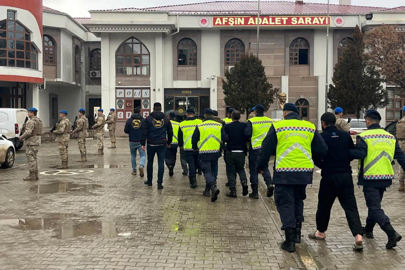 Arazi Kavgasinda Baba Ile Oglunu Olduren 4 Kardes Samanlikta Yakalandi 1