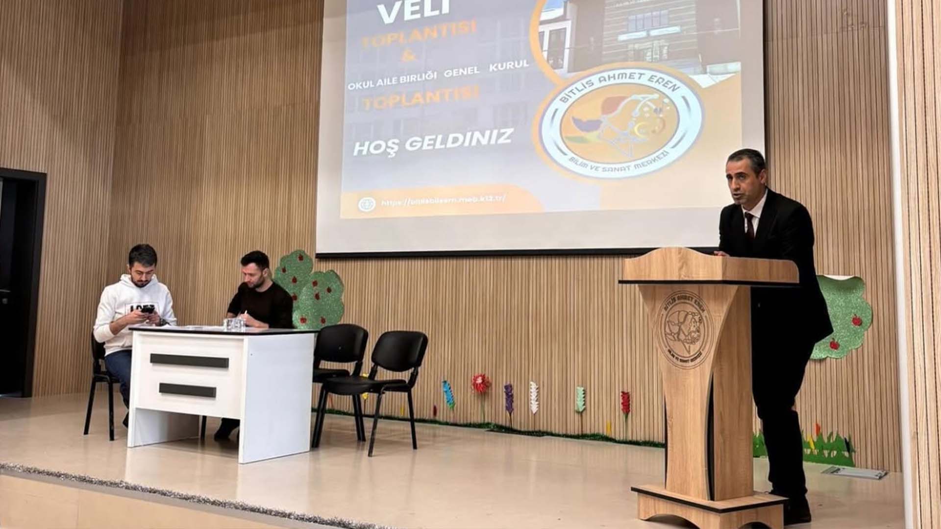 Bitlis Ahmet Eren Bilim Ve Sanat Merkezinde Veli Toplantısı Gerçekleştirildi 5