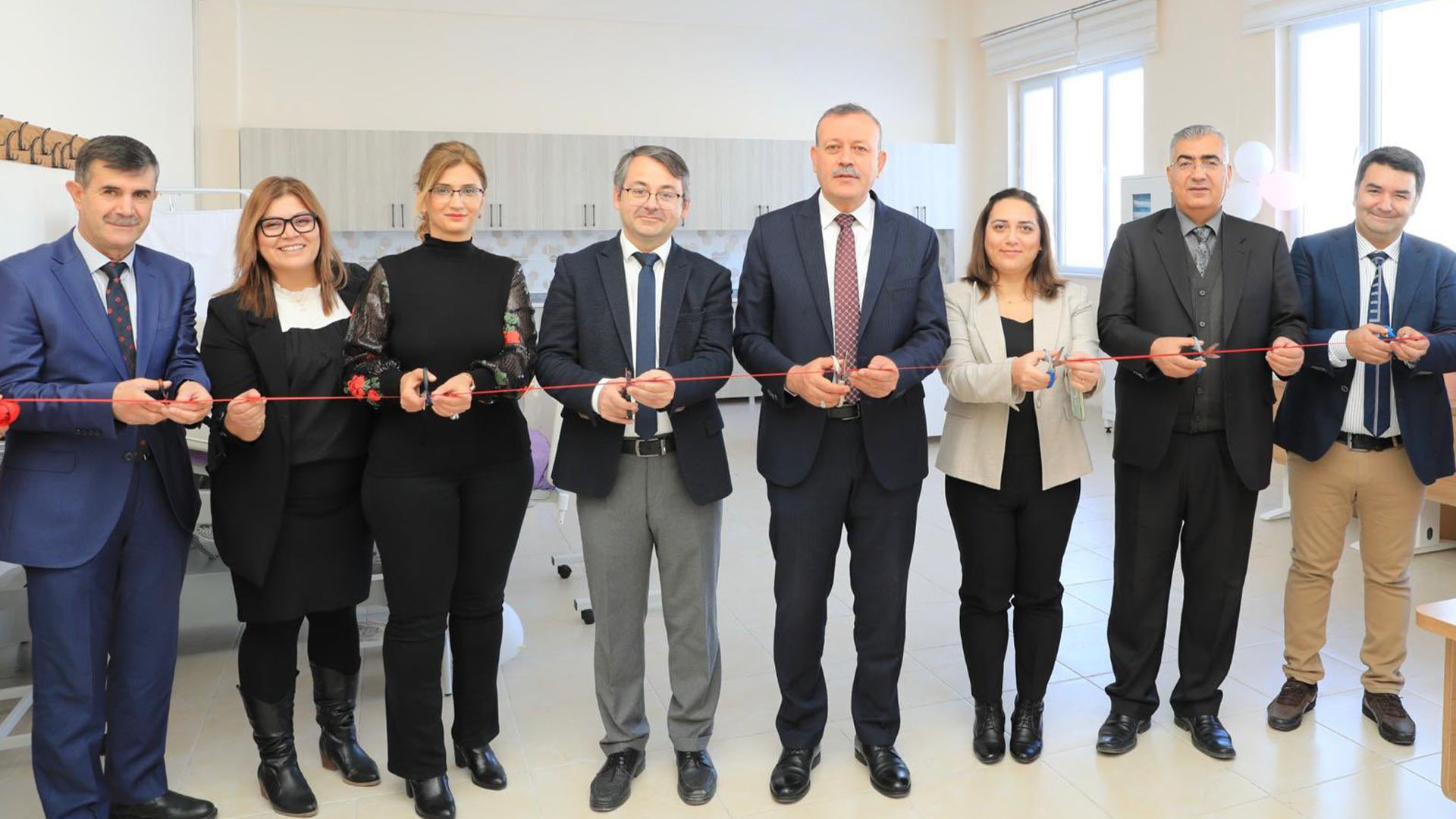 Bitlis Eren Üniversitesi Ebelik Bölümü Laboratuvarları Hizmete Açıldı 1