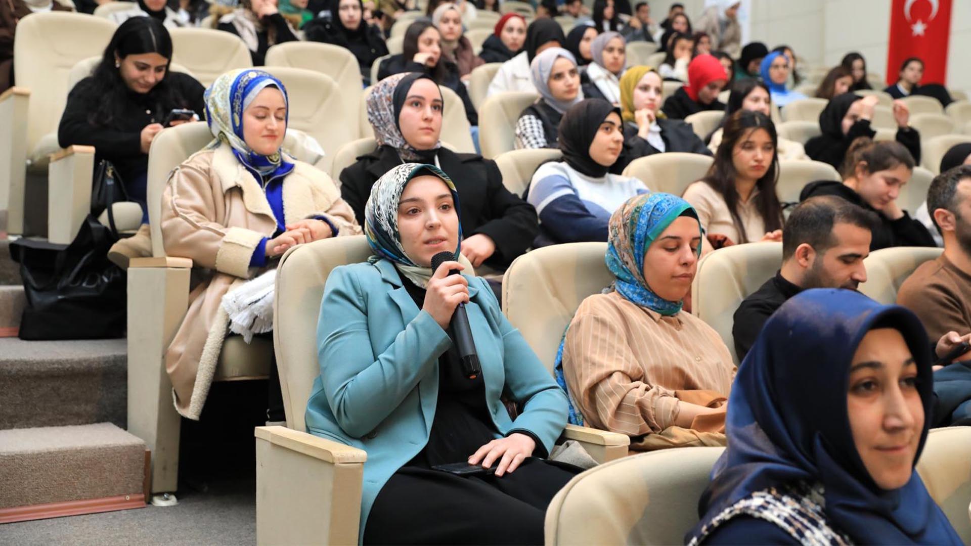 Bitlis Eren Üniversitesi Sağlık Hizmetleri Myo'da Mezunlar Coşkusu 6