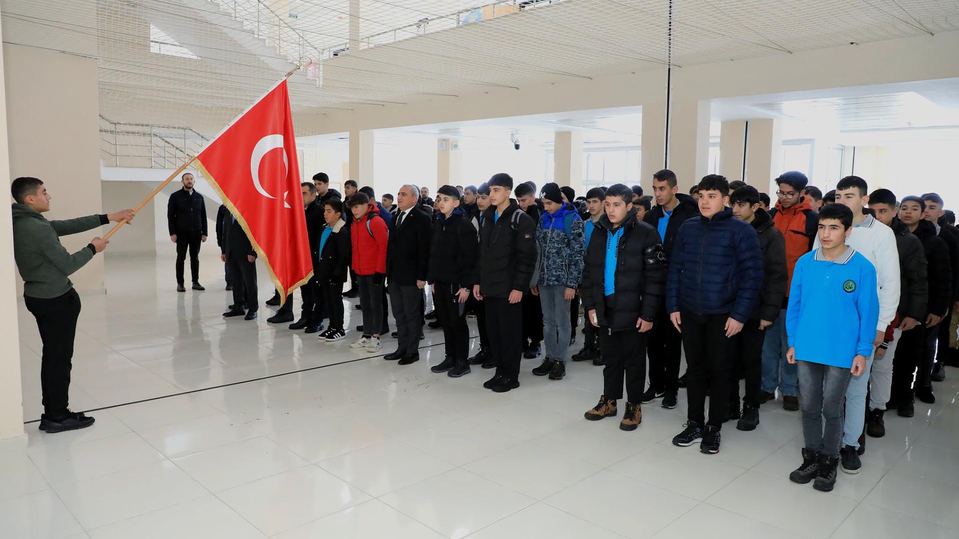 Bitlis İl Milli Eğitim Müdürü Bilal Gür, Meslek Liselerinde Gençlerle Buluştu