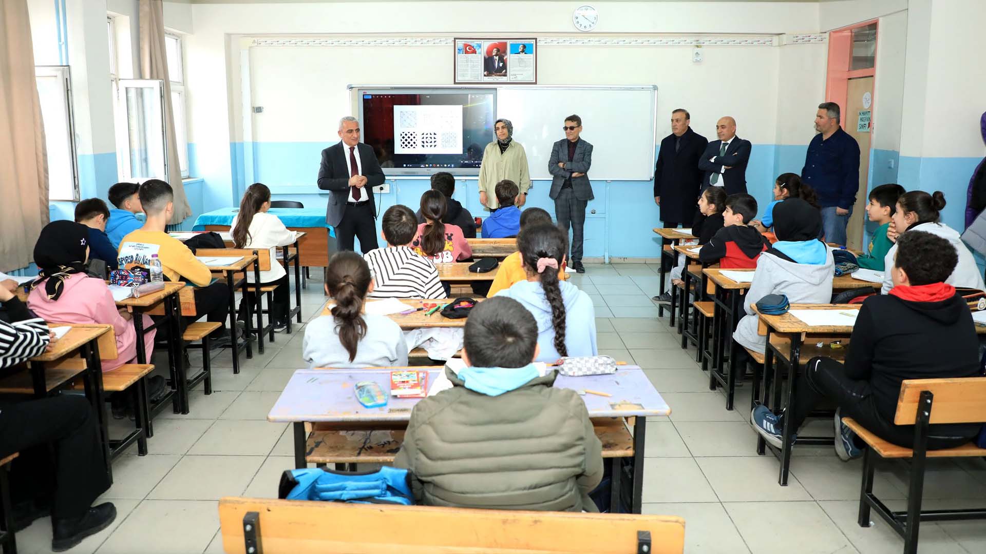 Bitlis İl Milli Eğitim Müdürü Gür, Tuğ Ortaokulu'nu Ziyaret Etti 1